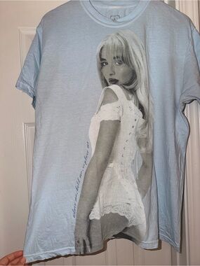Sabrina Carpenter 2025 Tour Baby Blue Tee Size L